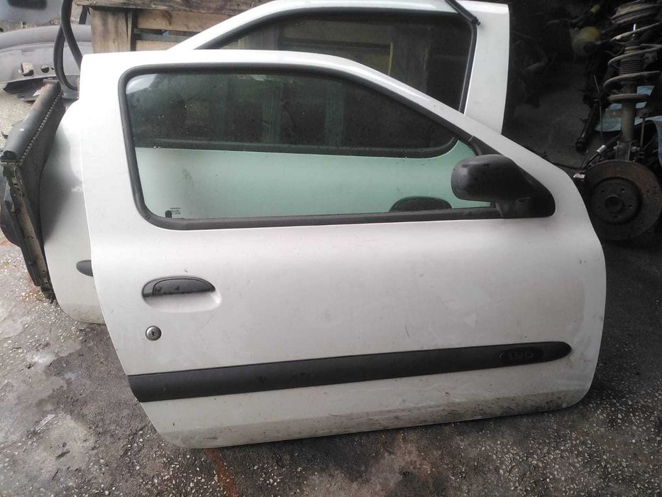 Porta Frente Direita Renault Clio II Fase I 1.9D