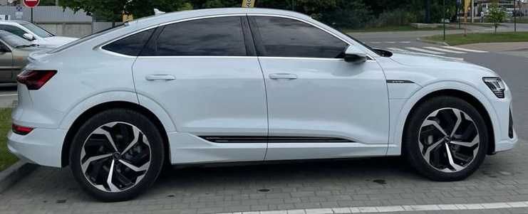 Audi e-tron 2020 модель 2021 р Запас ходу 400