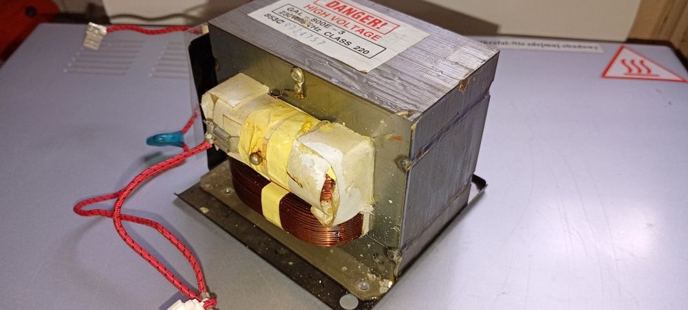 Transformator od kuchenki mikrofalowej
