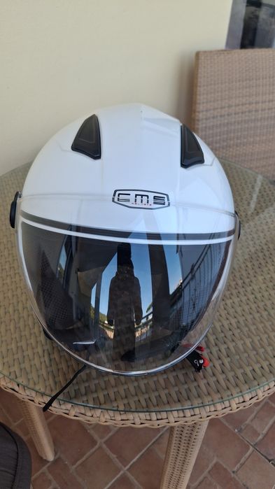 Capacete semi novo - tamanho S