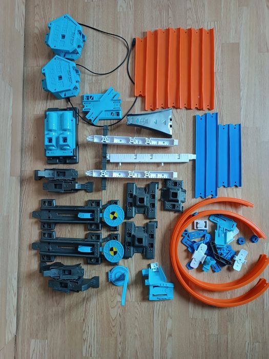 Трек Hot Wheels.