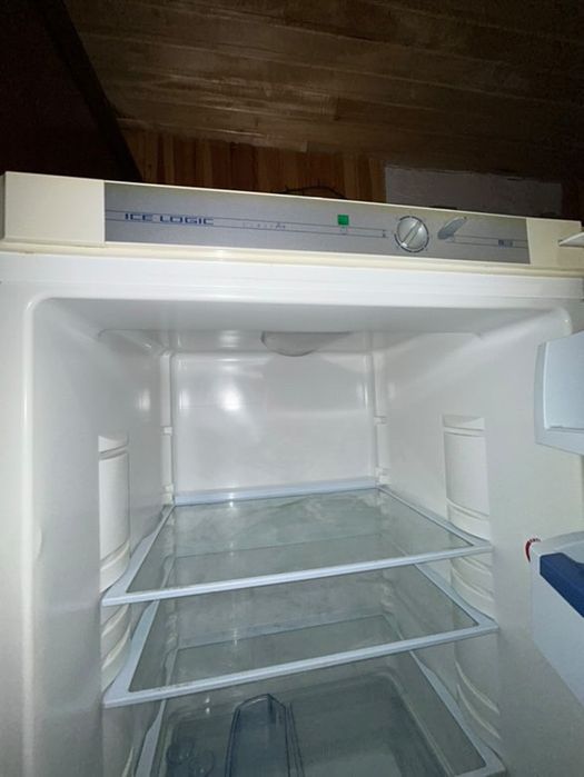 Холодильник snaige