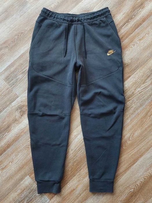 Мужские спортивные штаны Nike Tech Fleece