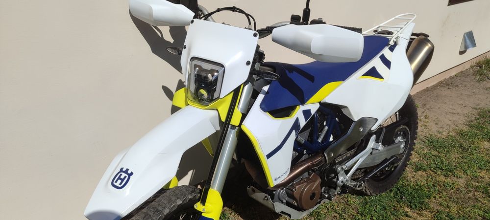 Husqvarna 701 Enduro KTM 690
