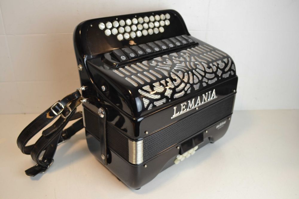 Concertina Lemania 4 Voz Com Mala