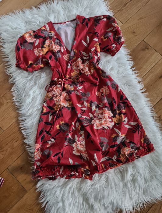 M 38 wzorzysta wiązana sukienka w kwiaty bufki