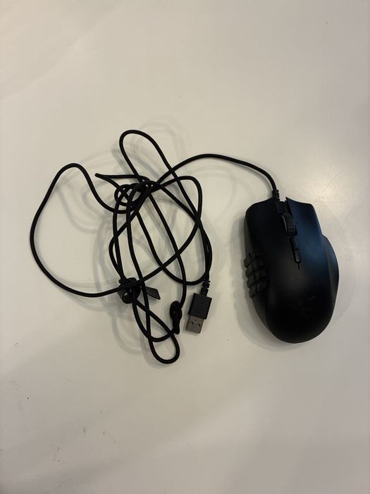 Rato Razer NAGA Trinity