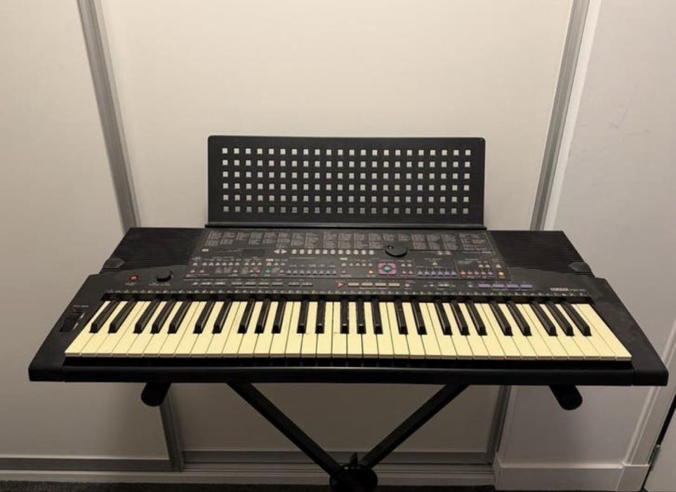 Продам Yamaha PSR 510 з гарнітурою