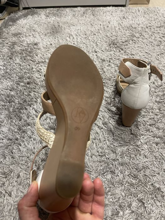 Продам босоножки женские Armani