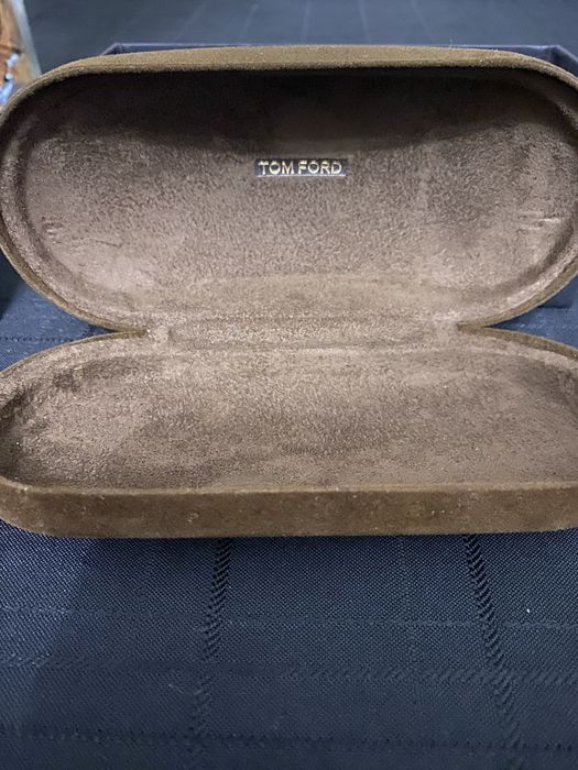 Caixas oculos usadas vendo
