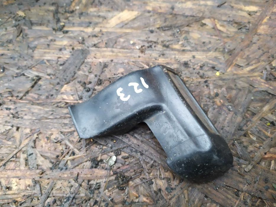 Накладка молдинг крила зад  Мерседес 123 Mercedes W123