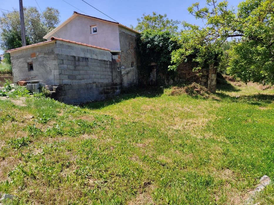 Terreno urbano edificiado.