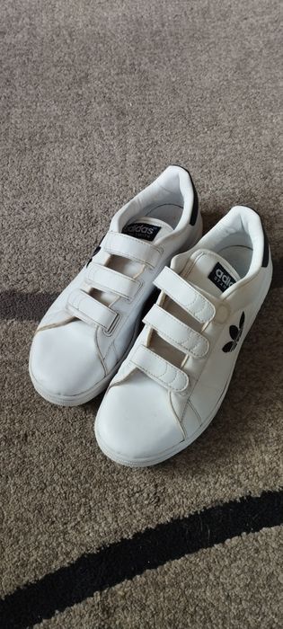 Buty Adidas,  rozmiar 38, długość wkładki 24,5 cm.
