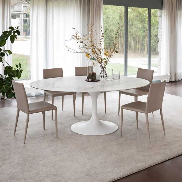 Mesa de jantar em mármore / Marble Dining Table