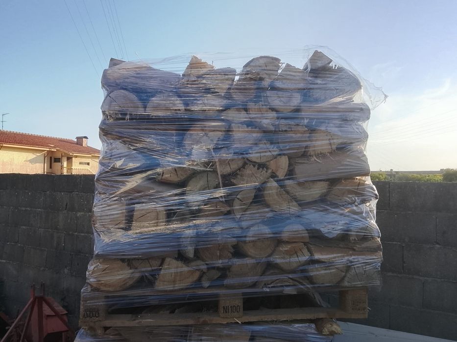 Vende se paletes de lenha