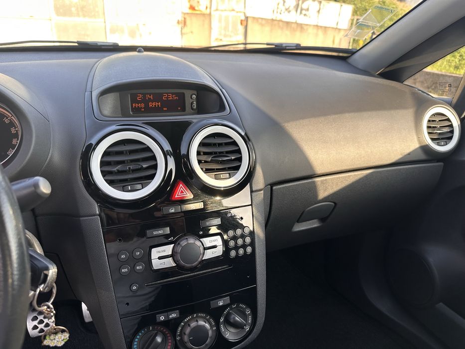Opel corsa black edition