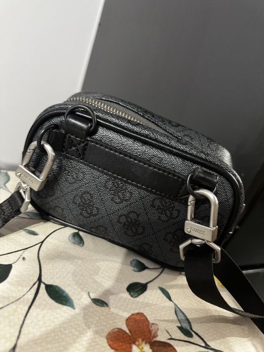 GUESS Vezzola czarna saszetka nerka crossbody