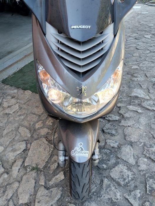 Tenho esta mota para vender