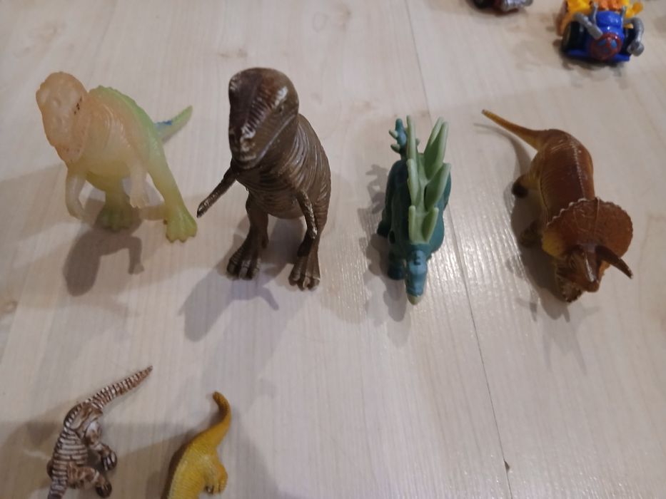 Figurki dinozaury