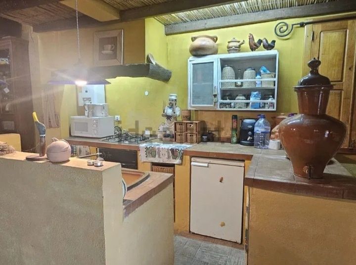 Duas Moradias e terreno