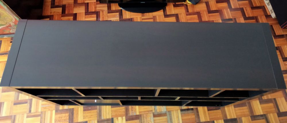 Estante preta IKEA. Negociável.