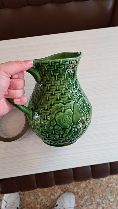 Várias jarras picheiras