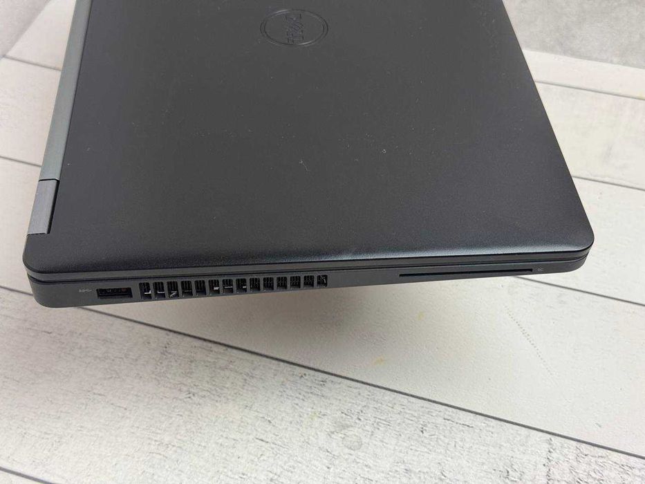 Dell 5470 i5-6200 8ram ssd 256  1920 1080 Full HD