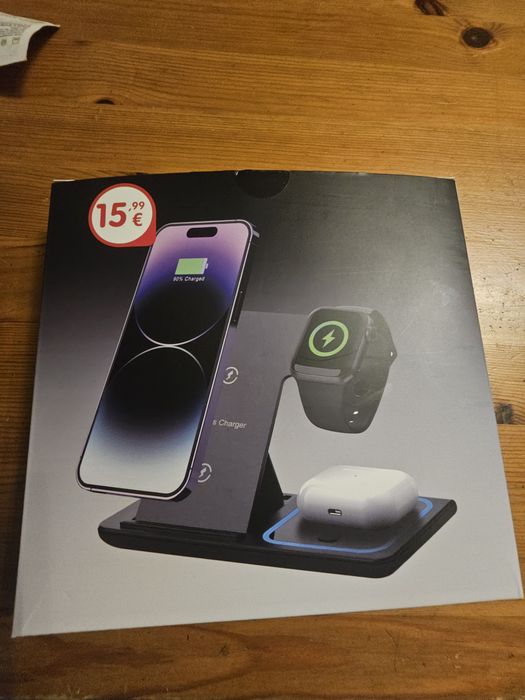 Carregador 3 em 1 para iPhone  Apple watch e Airpods