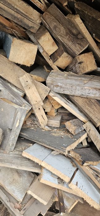 Drewno rozbiórkowe na opał, łupane
