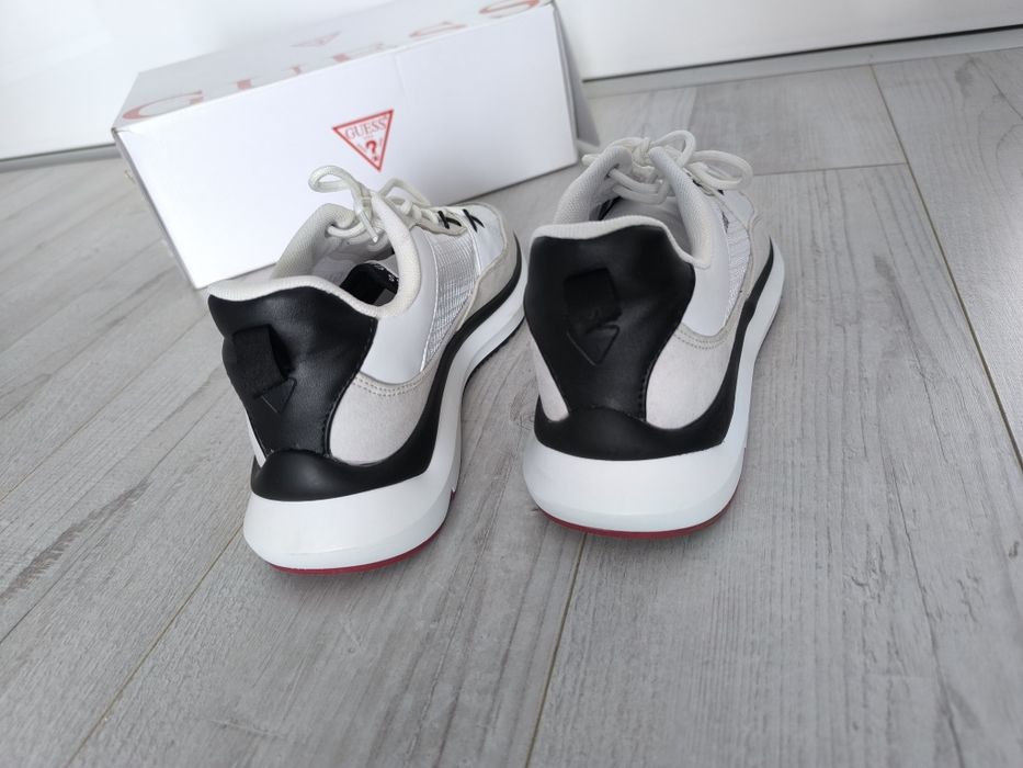 Sneakersy Guess  rozm. 39