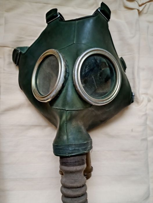 Продам два противогаза ссср