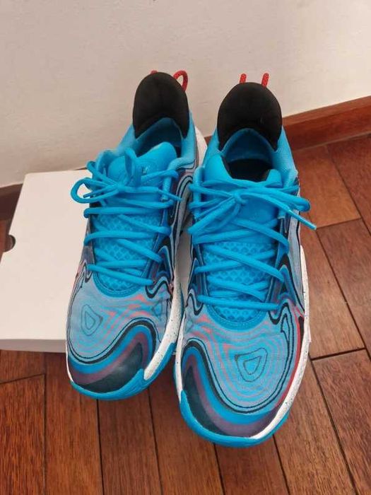Buty męskie Under Armour mało noszone r. 45 niebieskie