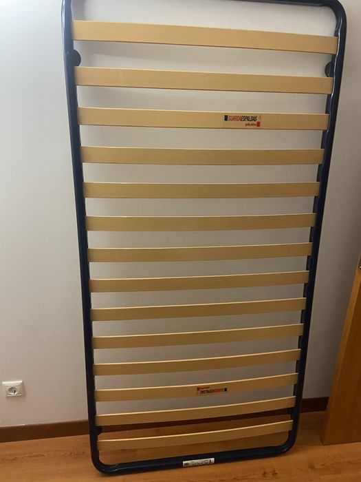 Estrado e Colchão como novo