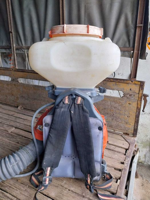 Pulverizador de líquidos e pó