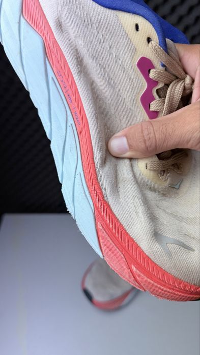Hoka Arahi 6 running