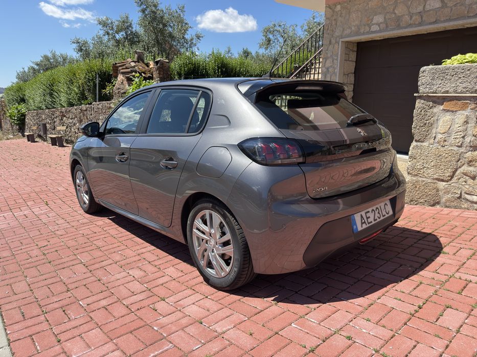 Peugeot 208 1.2-100cv
