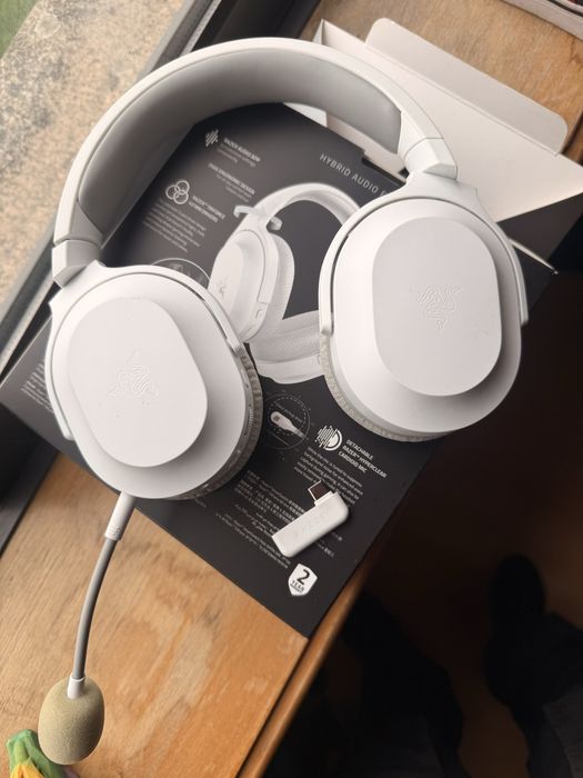 Fones  Razer Barracuda X bluetooth