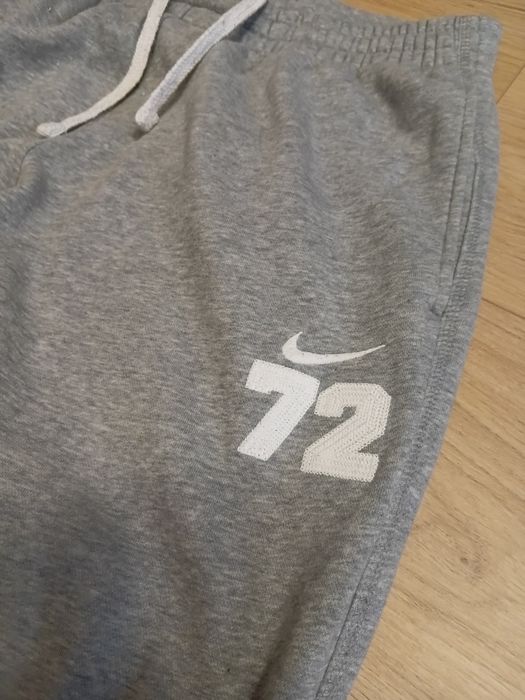 Широкі спортивні штани Nike