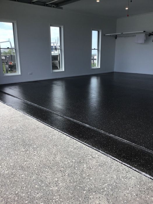 Pavimento epóxi de flocos de alta resistencia 55-65€ m2