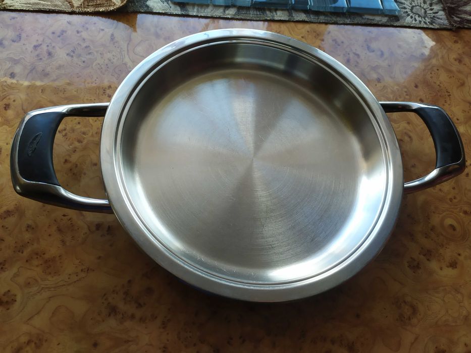 Сковорода 1400 грн