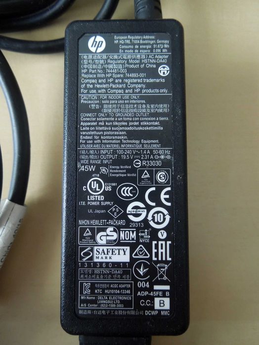 Carregador: Toshiba - 65W, Fujitsu - 65W e 90W, HP - 45W (ficha grossa) - preço fixo 15€