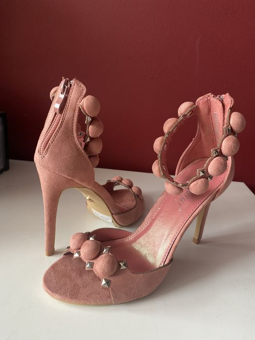 Buty na obcasie