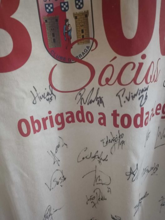 Camisola ScBraga autografada pela equipa