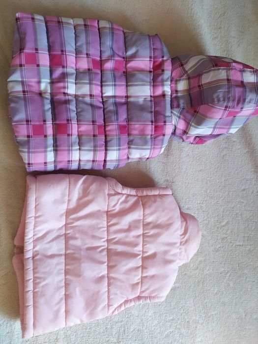 Dwie kamizelki ocieplane, bezrękawniki, 74 cm, 2 sztuki