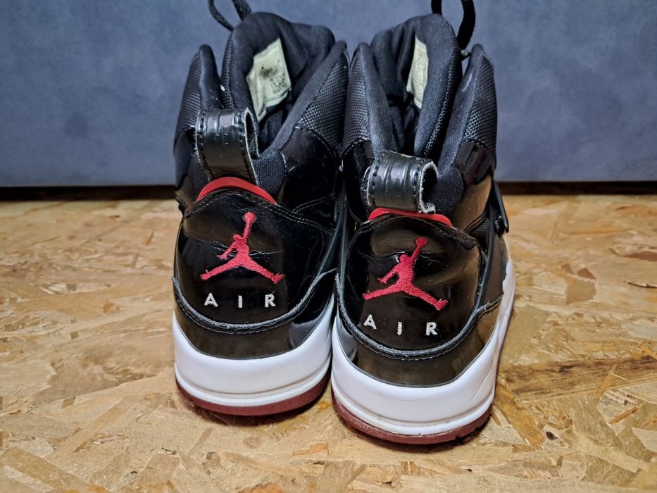 Кроссовки Air Jordan Flight 45 High 'Bred' DC2569-001.