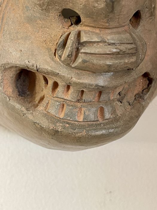 Máscara antiga em terracota Sul Americana