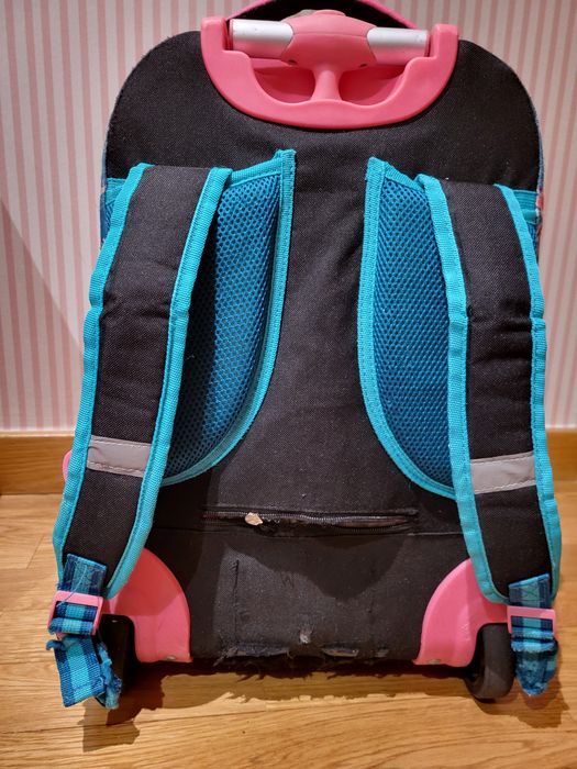 Conjunto Mochila/Trolley, lancheira e estojo