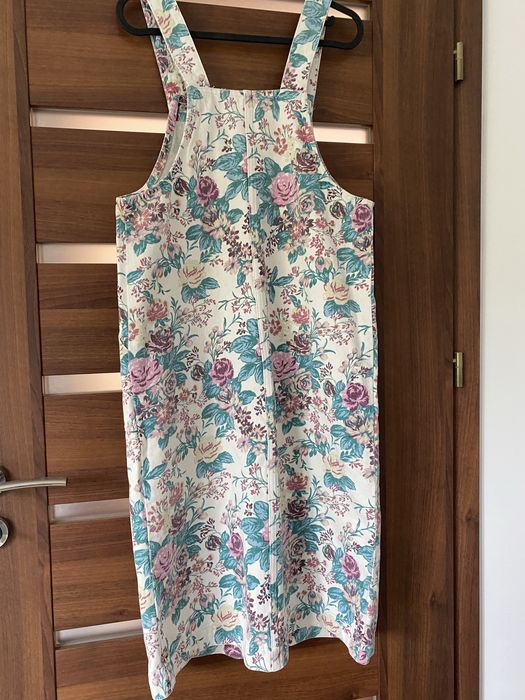 Sukienka ogrodniczka Monki