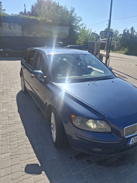 автомобіль volvo v 50