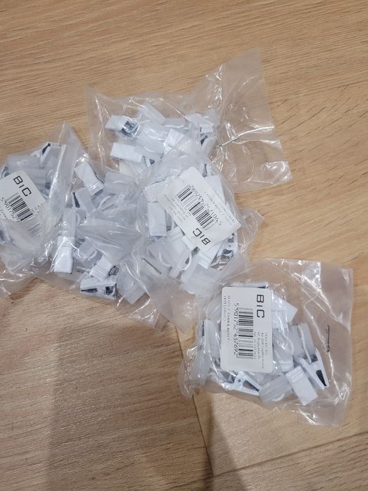 Ślizg z żabką do karniszy/szyn sufitowych 240 sztuk